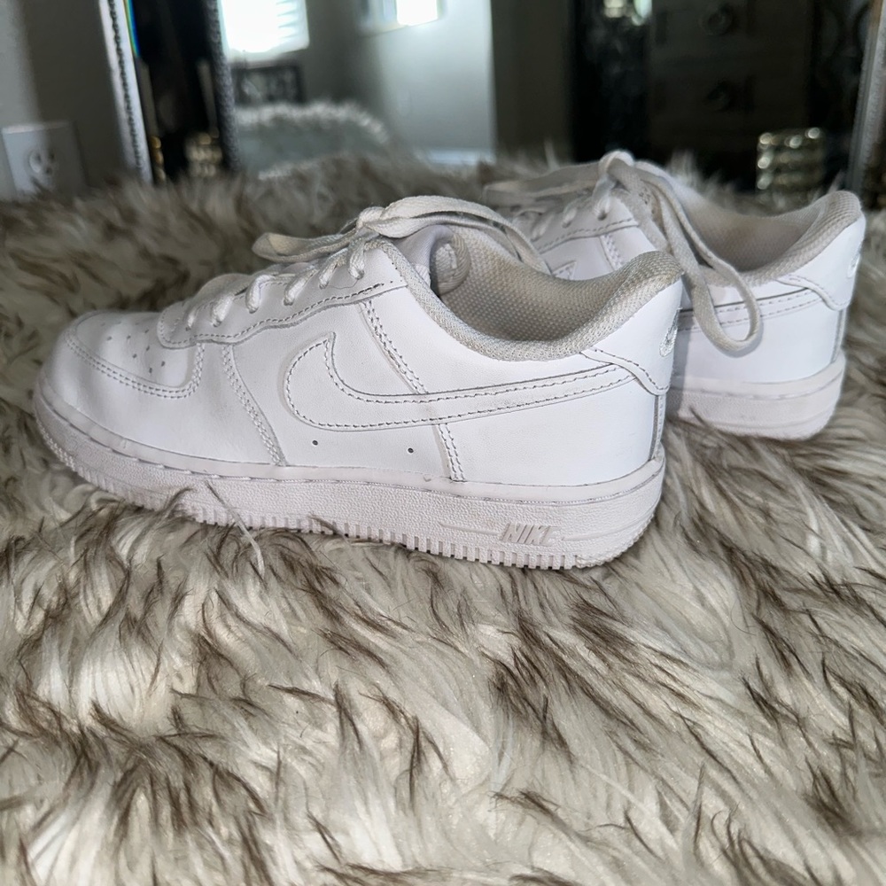 Girls Nike Force 1 LE white